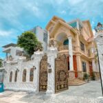 Biệt thự gỗ gõ đỏ DĨ An